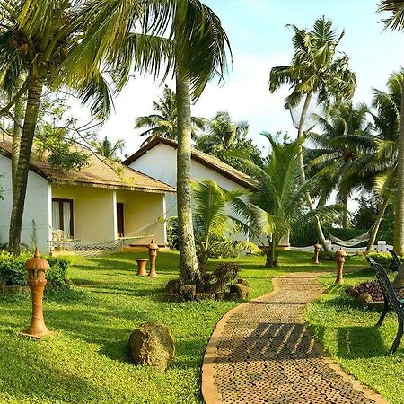 Abad Whispering Palms Hotel Kumarakom Eksteriør billede