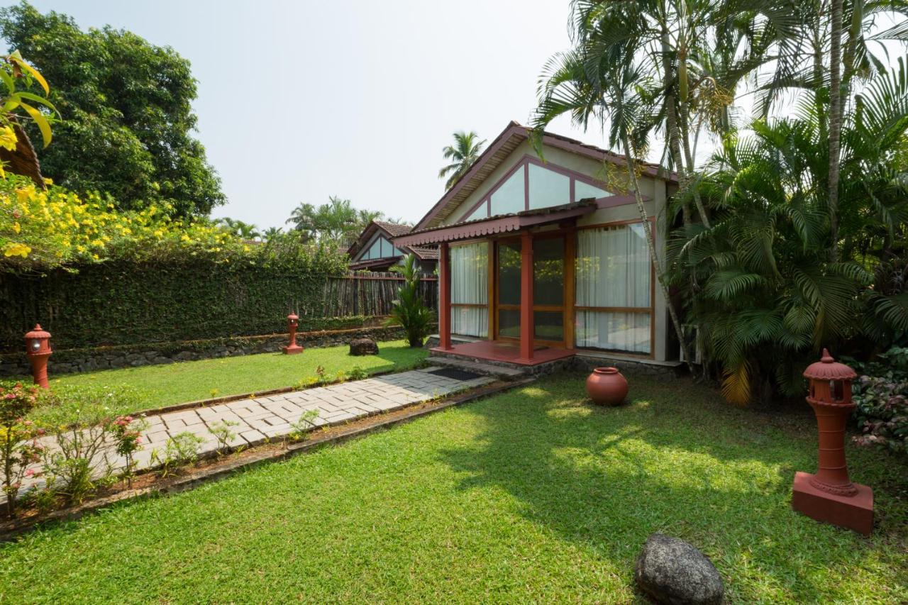 Abad Whispering Palms Hotel Kumarakom Eksteriør billede