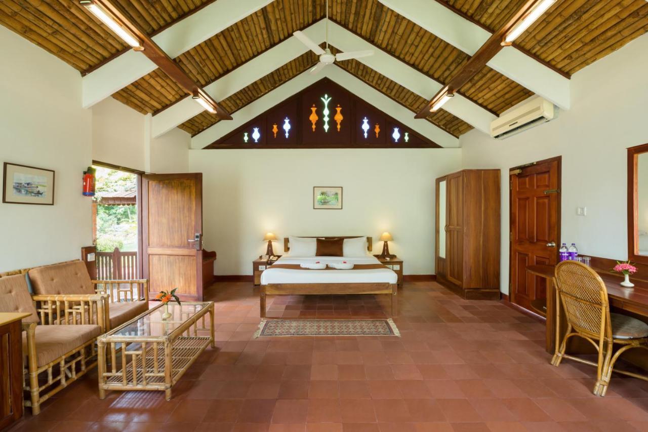 Abad Whispering Palms Hotel Kumarakom Eksteriør billede