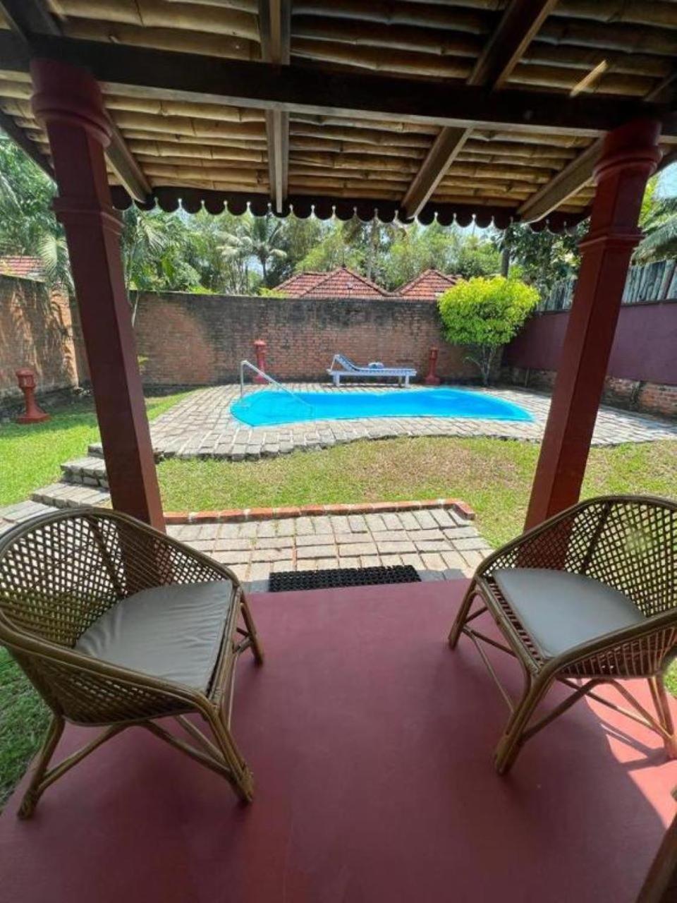 Abad Whispering Palms Hotel Kumarakom Eksteriør billede