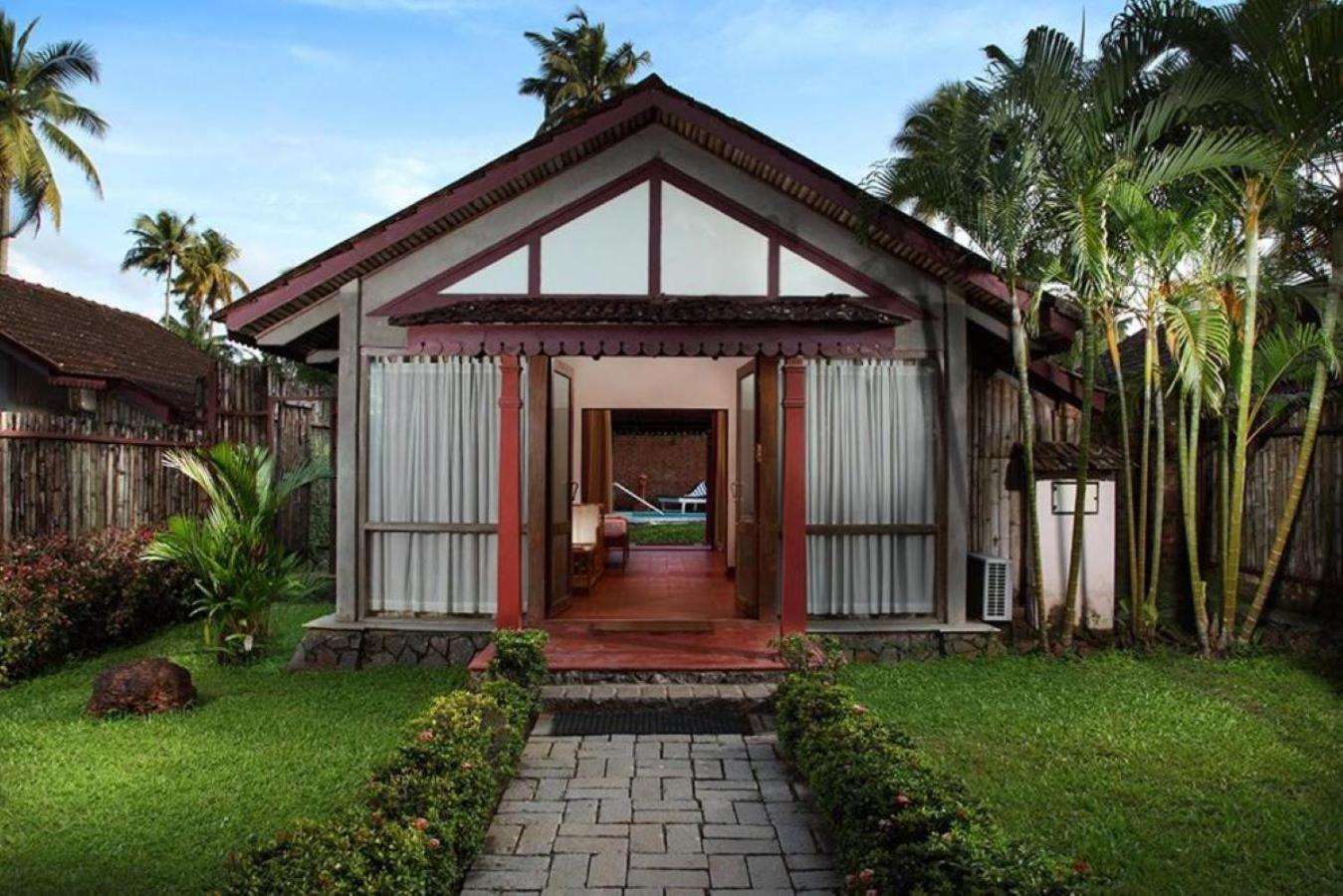 Abad Whispering Palms Hotel Kumarakom Eksteriør billede