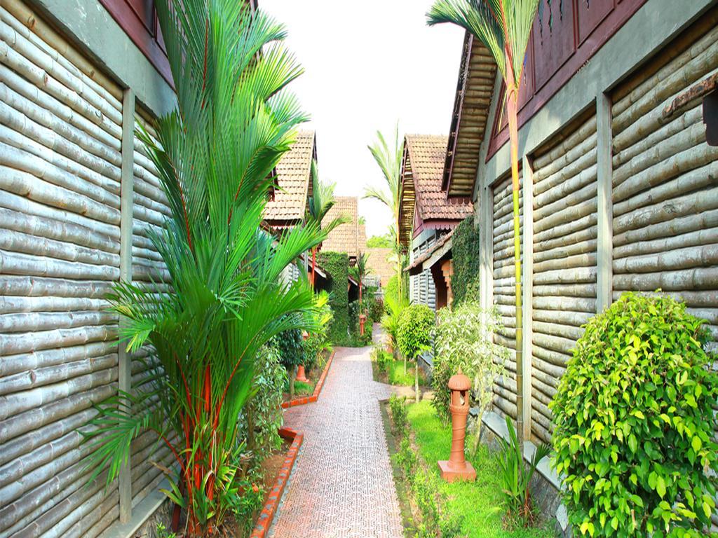Abad Whispering Palms Hotel Kumarakom Eksteriør billede