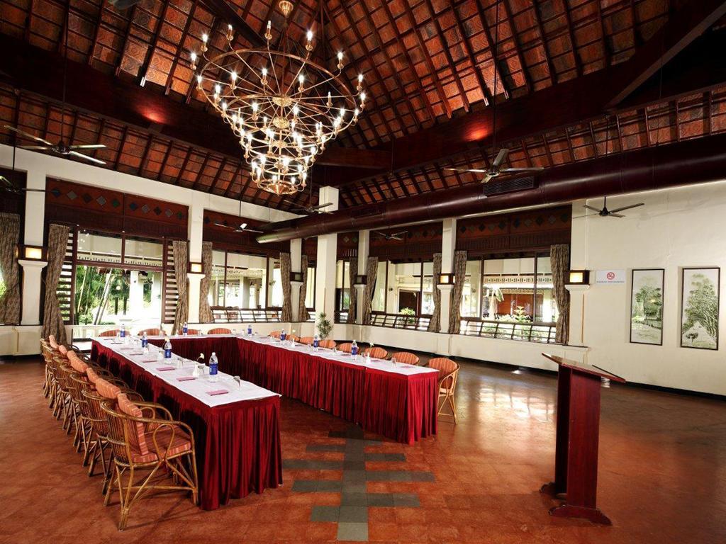 Abad Whispering Palms Hotel Kumarakom Eksteriør billede