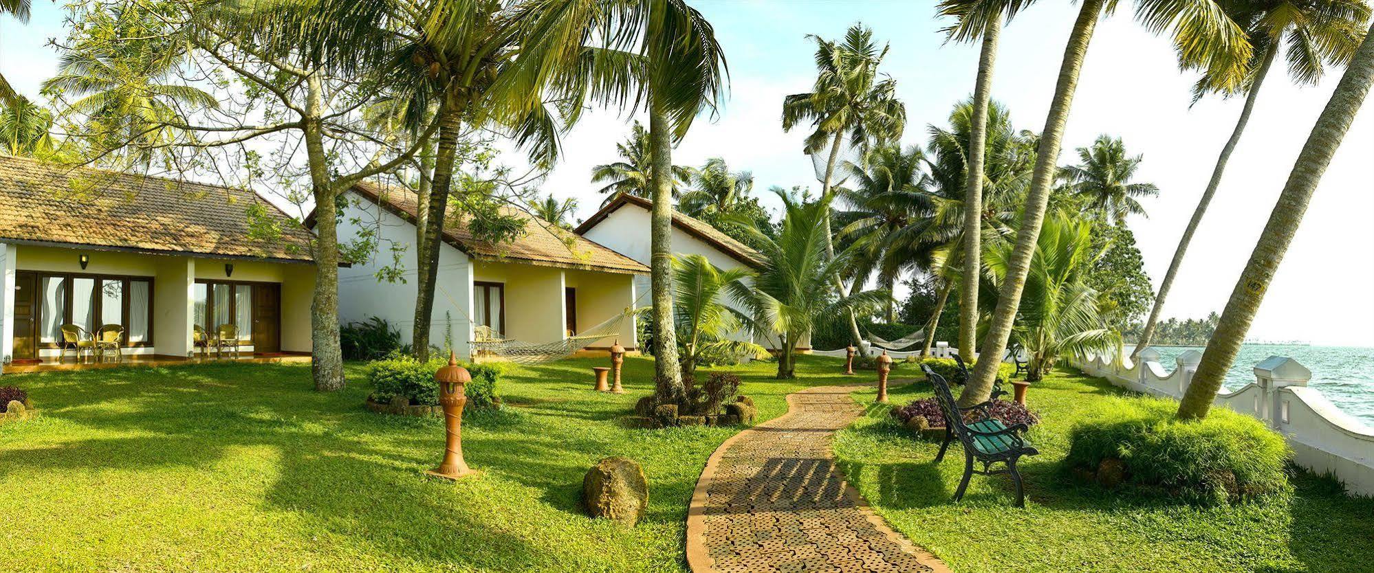 Abad Whispering Palms Hotel Kumarakom Eksteriør billede