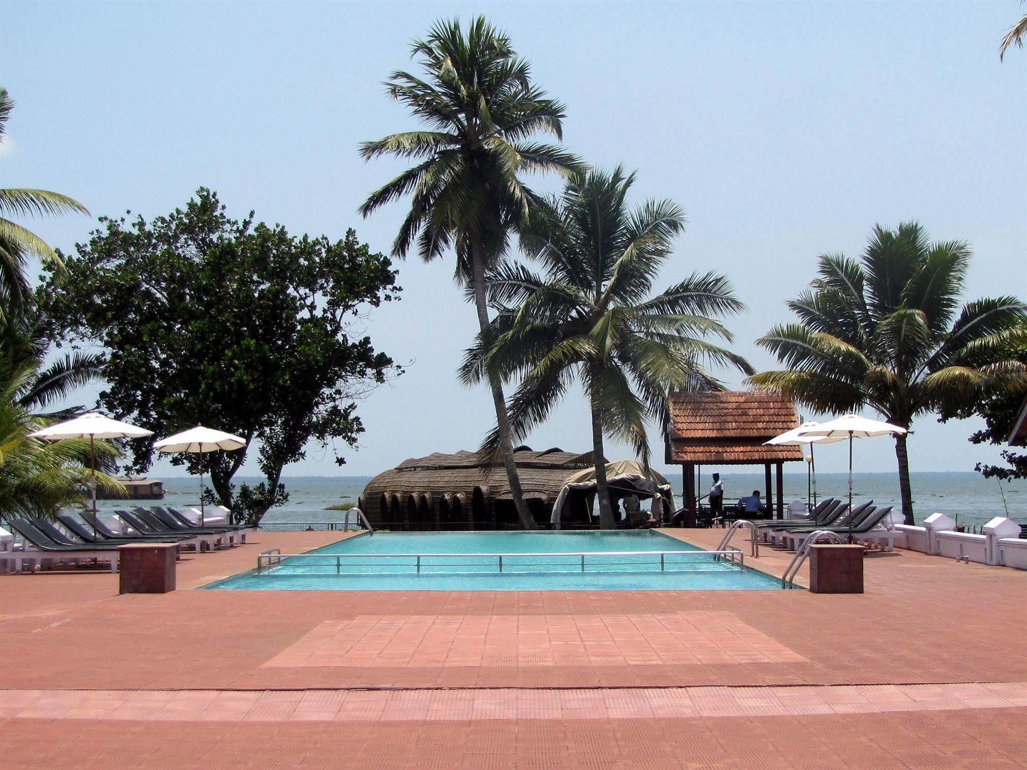 Abad Whispering Palms Hotel Kumarakom Eksteriør billede