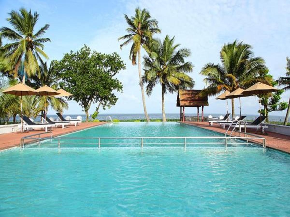 Abad Whispering Palms Hotel Kumarakom Eksteriør billede