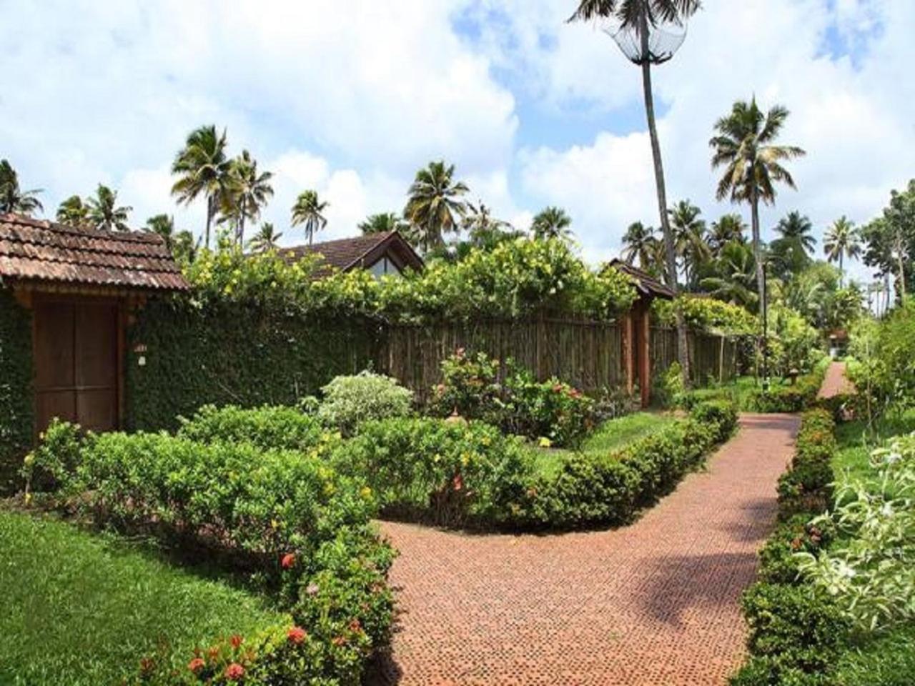 Abad Whispering Palms Hotel Kumarakom Eksteriør billede