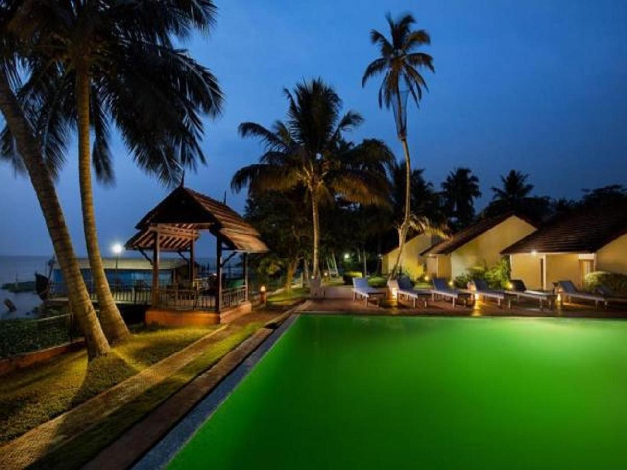 Abad Whispering Palms Hotel Kumarakom Eksteriør billede