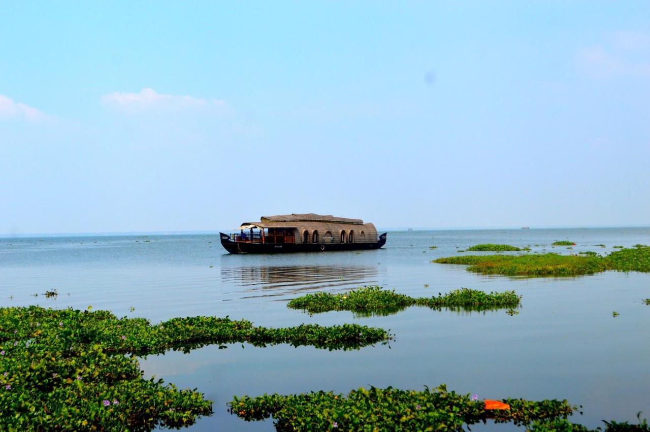 Abad Whispering Palms Hotel Kumarakom Eksteriør billede